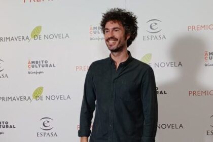 Ganador del Premio Primavera de Literatura en 2024 y años anteriores